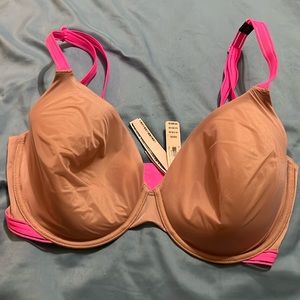 Victoria Secret lined perfect coverage bra